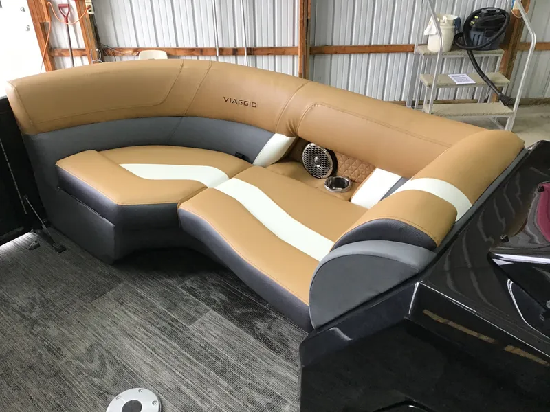 Slide: The Image of Viaggio DIAMANTE S 23 TRITOON 2023 - 13