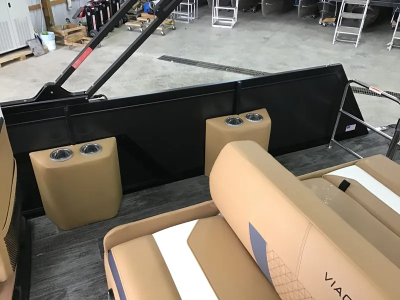 Slide: The Image of Viaggio DIAMANTE S 23 TRITOON 2023 - 21