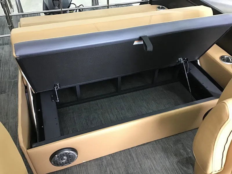 Slide: The Image of Viaggio DIAMANTE S 23 TRITOON 2023 - 25