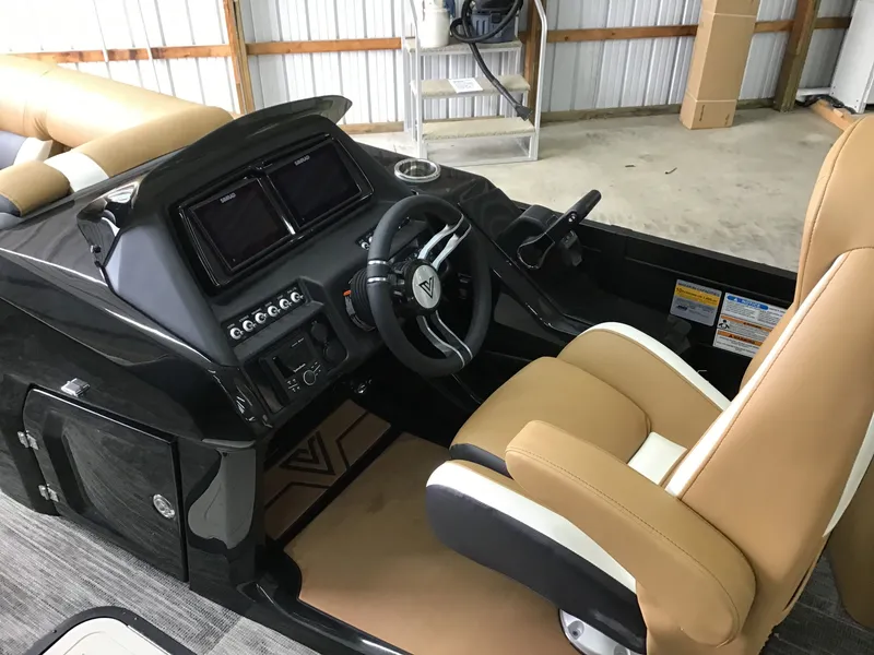 Slide: The Image of Viaggio DIAMANTE S 23 TRITOON 2023 - 26