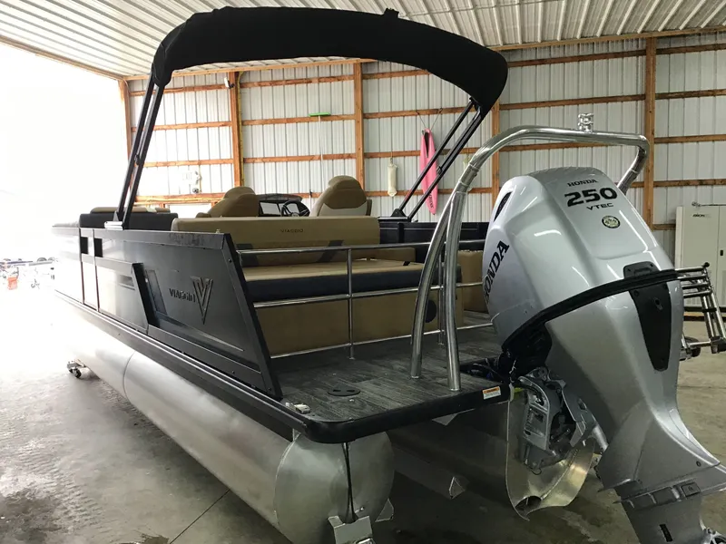 Slide: The Image of Viaggio DIAMANTE S 23 TRITOON 2023 - 4