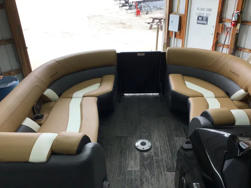 Slide: The Image of Viaggio DIAMANTE S 23 TRITOON 2023 - 9