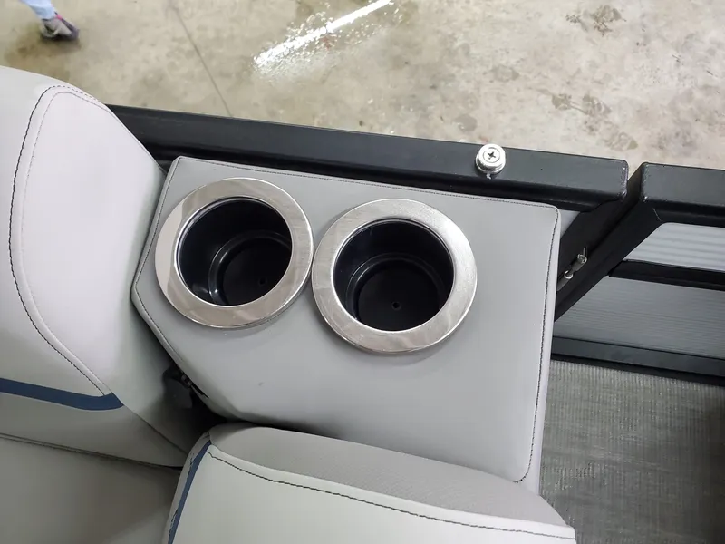 Slide: The Image of Qwest 820 E LANAI LTZ TT2 2023 - 12