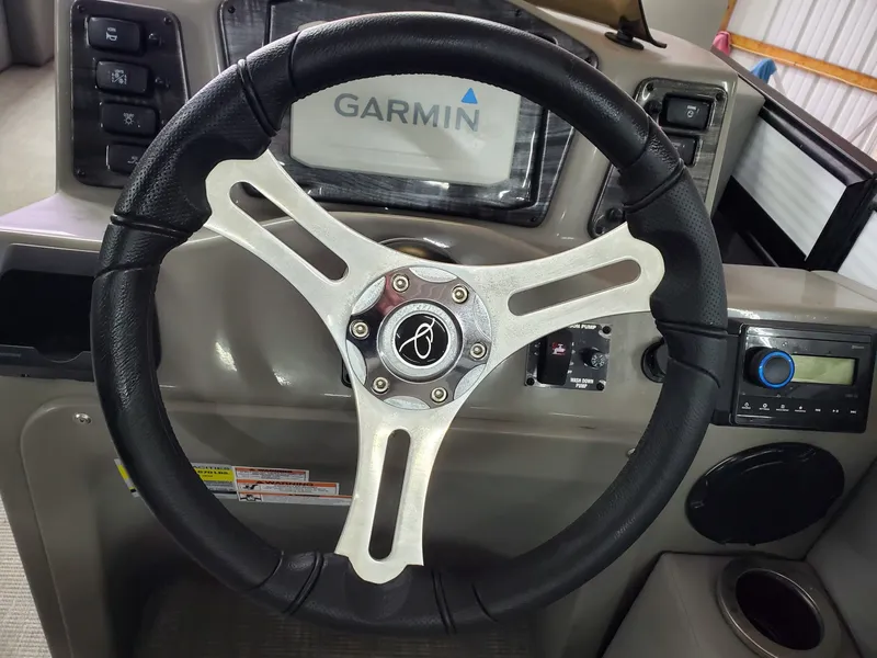 Slide: The Image of Qwest 820 E LANAI LTZ TT2 2023 - 19