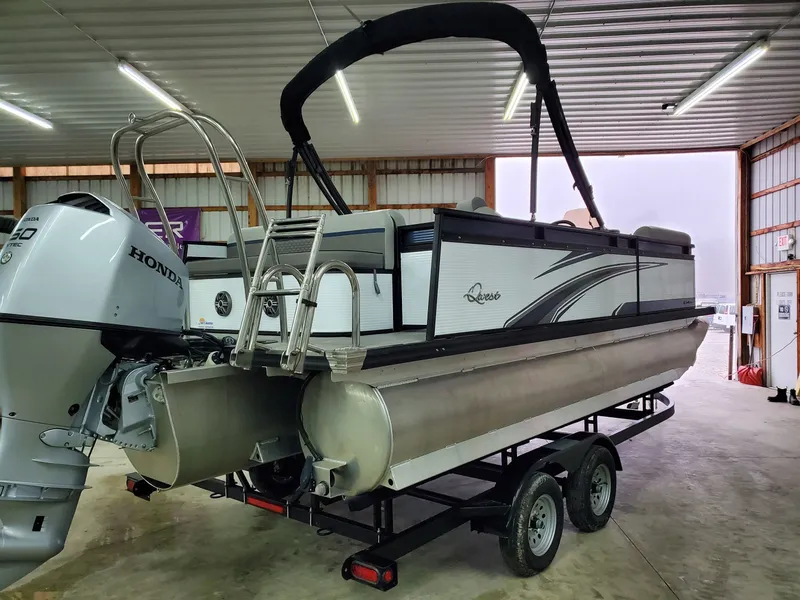 Slide: The Image of Qwest 820 E LANAI LTZ TT2 2023 - 2