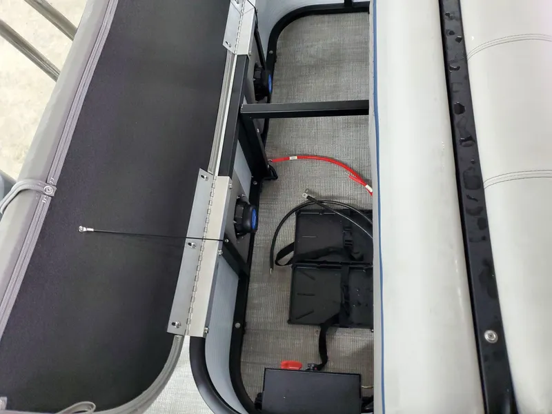 Slide: The Image of Qwest 820 E LANAI LTZ TT2 2023 - 29