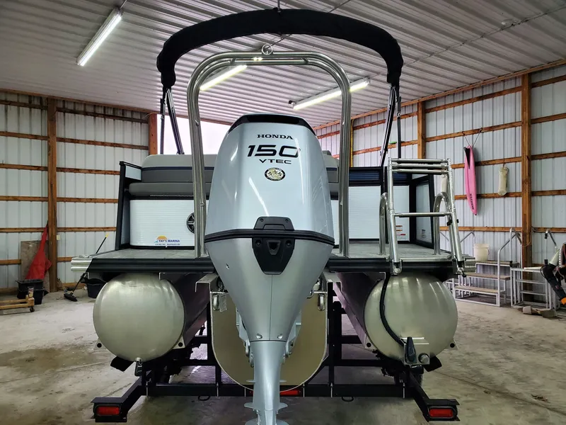 Slide: The Image of Qwest 820 E LANAI LTZ TT2 2023 - 3