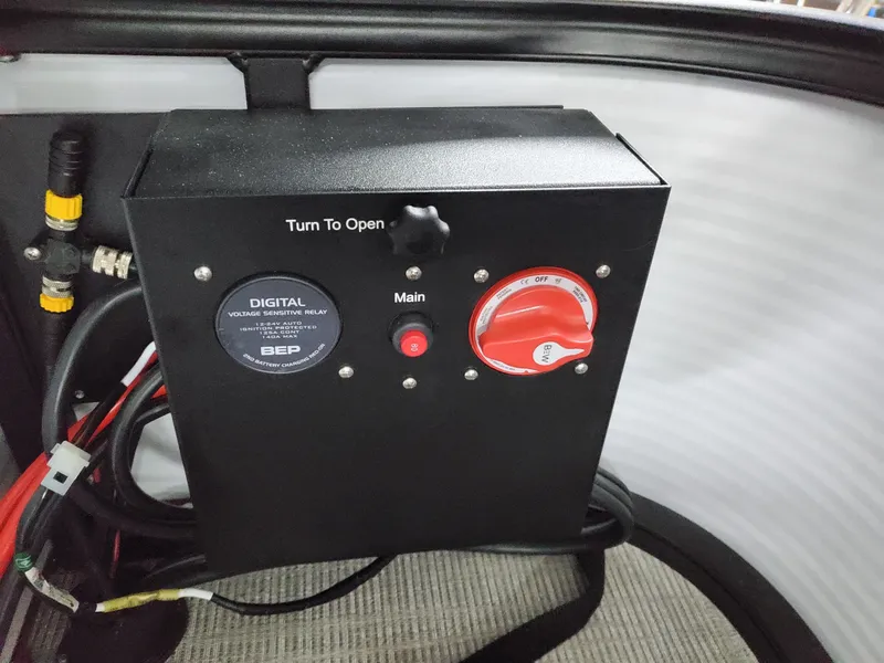 Slide: The Image of Qwest 820 E LANAI LTZ TT2 2023 - 31