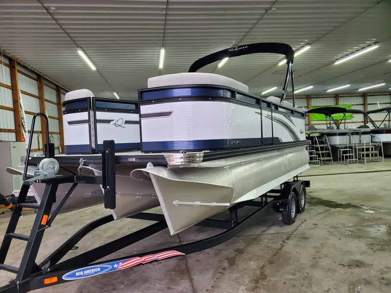 Slide: The Image of Qwest 820 E LANAI LTZ TT2 2023 - 35