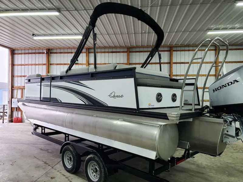 Slide: The Image of Qwest 820 E LANAI LTZ TT2 2023 - 4