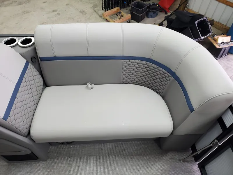 Slide: The Image of Qwest 820 E LANAI LTZ TT2 2023 - 6