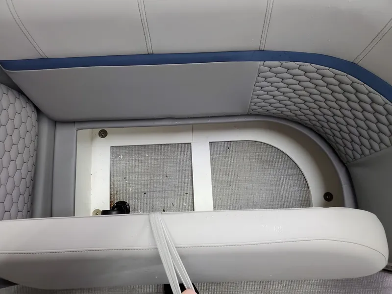 Slide: The Image of Qwest 820 E LANAI LTZ TT2 2023 - 7