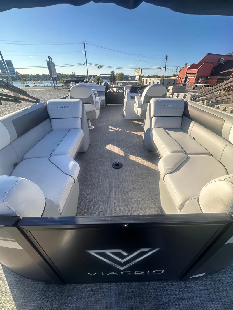 Slide: The Image of Viaggio LAGO U 22 2022 - 12