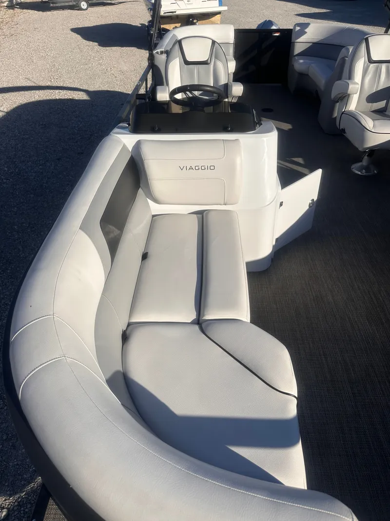 Slide: The Image of Viaggio LAGO U 22 2022 - 5