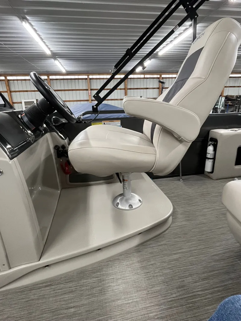 Slide: The Image of Coach Pontoons 230C 2018 - 19