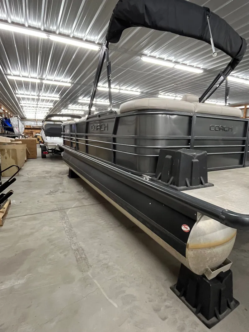 Slide: The Image of Coach Pontoons 230C 2018 - 6