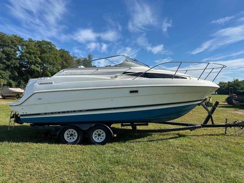 Slide: The Image of Bayliner 2355 CIERA SUNBRIDGE 5.7L MCM Yard Trl 1997 - 4