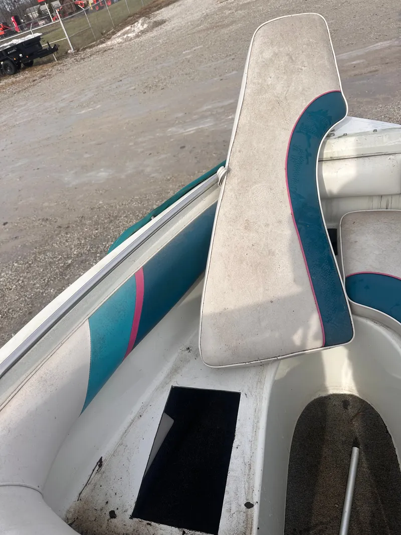 Slide: The Image of Rinker 190 CAPTIVA (175 HP MCM) 1994 - 11