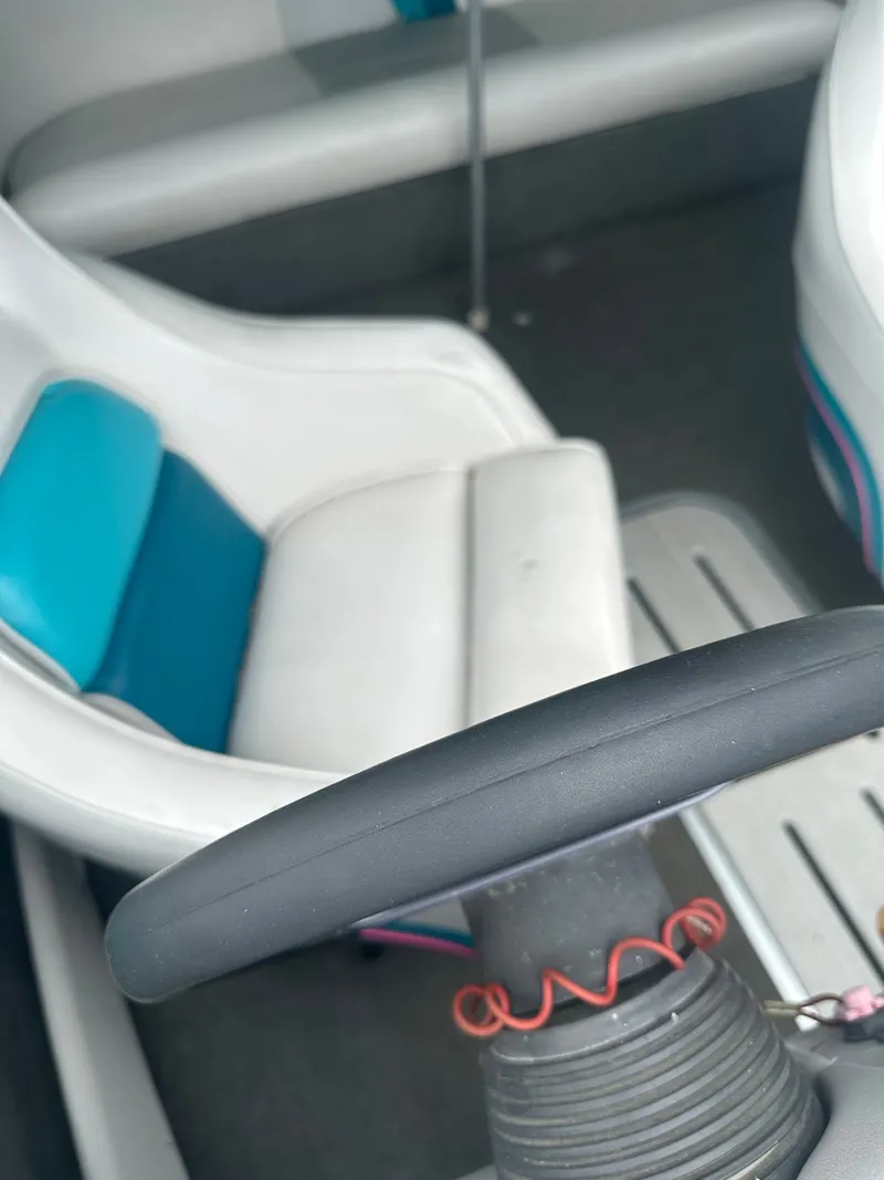 Slide: The Image of Rinker 190 CAPTIVA (175 HP MCM) 1994 - 4