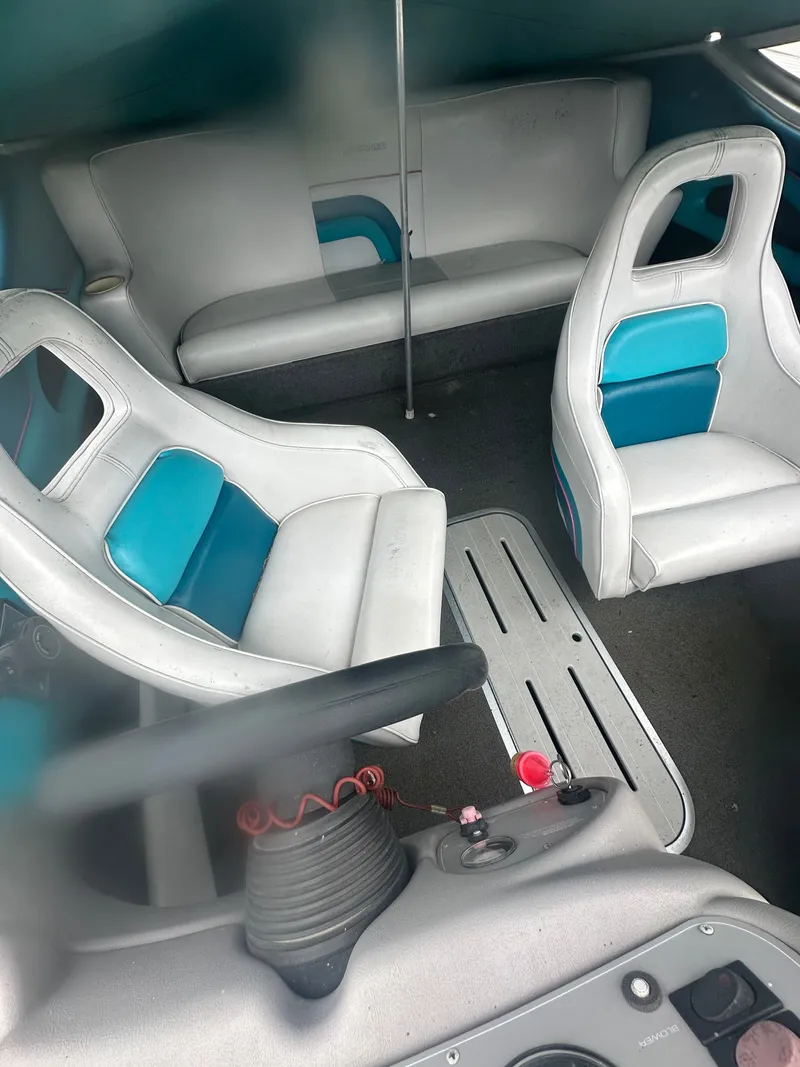 Slide: The Image of Rinker 190 CAPTIVA (175 HP MCM) 1994 - 6