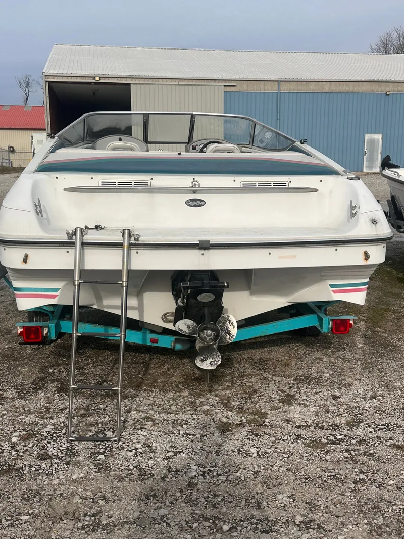 Slide: The Image of Rinker 190 CAPTIVA (175 HP MCM) 1994 - 7