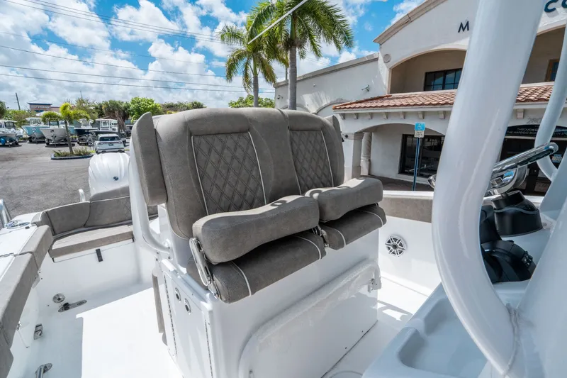 Slide: The Image of Sea Hunt Ultra 265 SE 2026 - 19