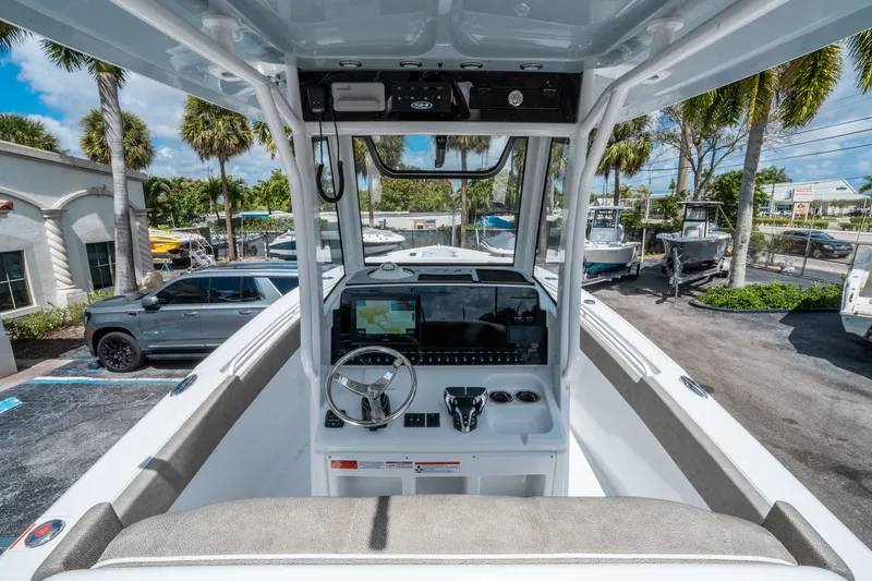 Slide: The Image of Sea Hunt Ultra 265 SE 2026 - 17