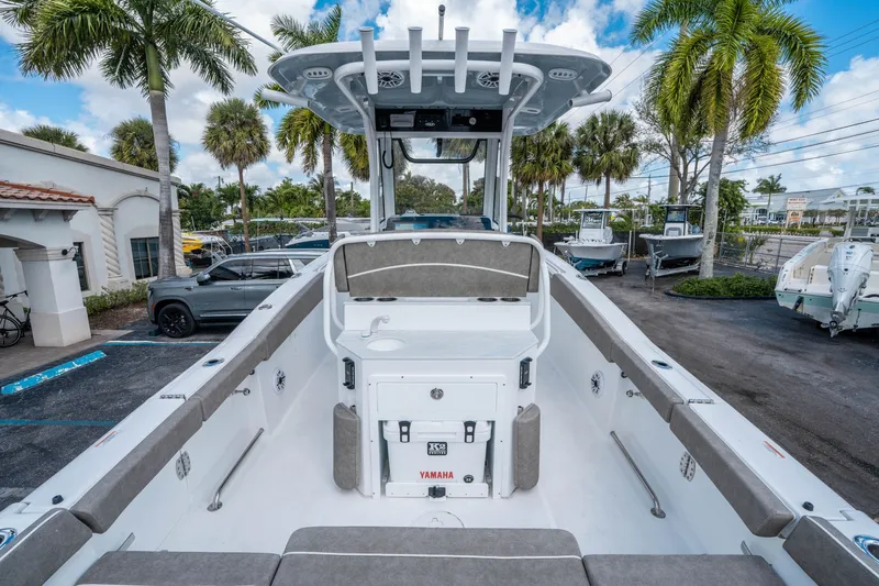 Slide: The Image of Sea Hunt Ultra 265 SE 2026 - 9