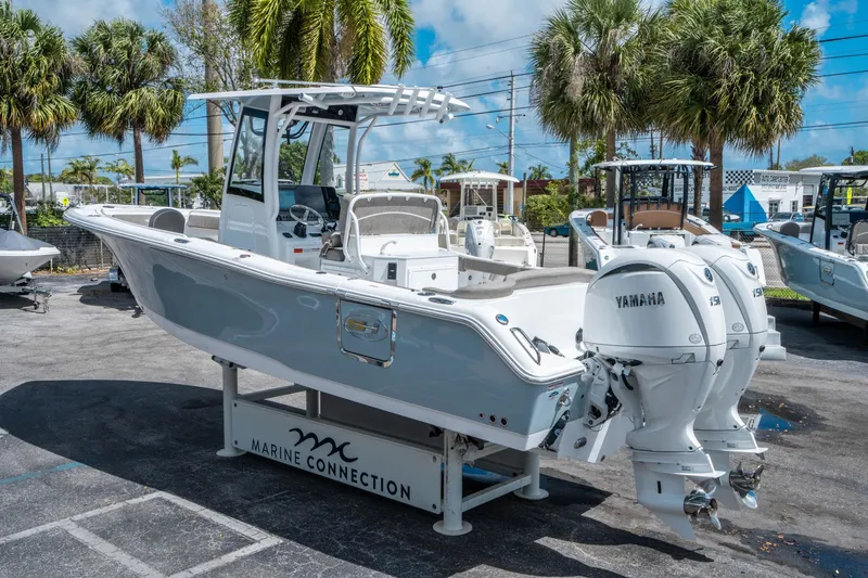 Slide: The Image of Sea Hunt Ultra 265 SE 2026 - 4