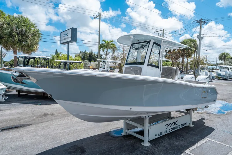 Slide: The Image of Sea Hunt Ultra 265 SE 2026 - 6