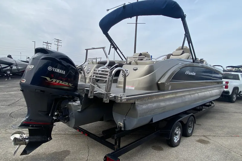 Slide: The Image of 2016 Manitou 25 Legacy LT SHP pontoon boat with Yamaha VMAX outboard engine. - 40