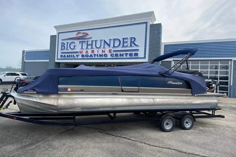 Slide: The Image of 2016 Manitou 25 Legacy LT SHP pontoon boat at Big Thunder Marine dealership. - 43