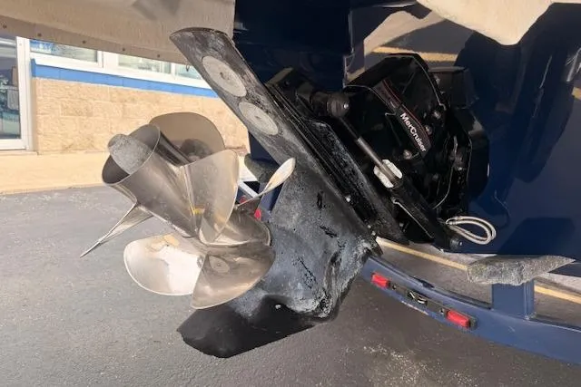 Slide: The Image of Stern view of a 2012 Regal 24 FasDeck boat with stainless steel propeller. - 27