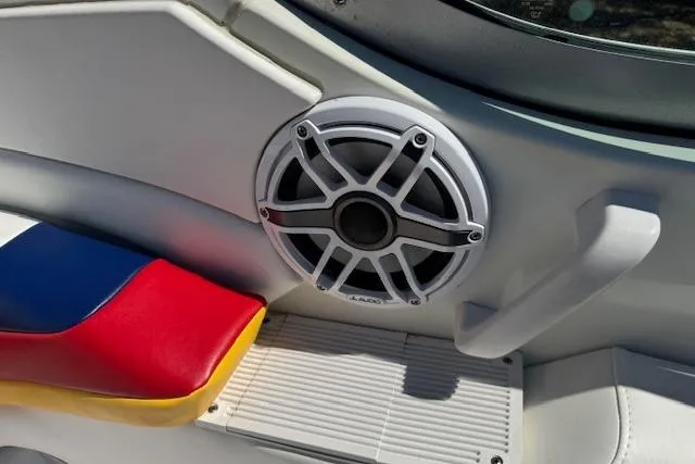 Slide: The Image of Interior of 2007 Formula 353 FASTech boat with speaker and colorful seat. - 23