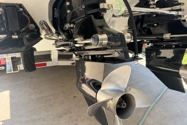 Slide: The Image of 2007 Formula 353 FASTech boat propeller and drive system close-up. - 8