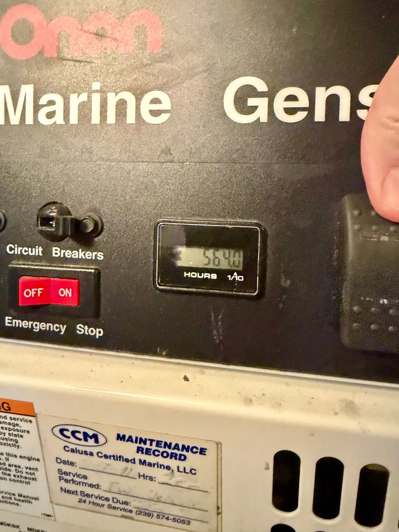 Slide: The Image of Sea Ray 48 Sundancer 2006 - 18