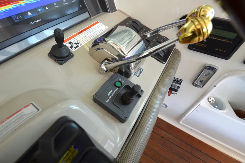 Slide: The Image of Sea Ray 48 Sundancer 2006 - 31