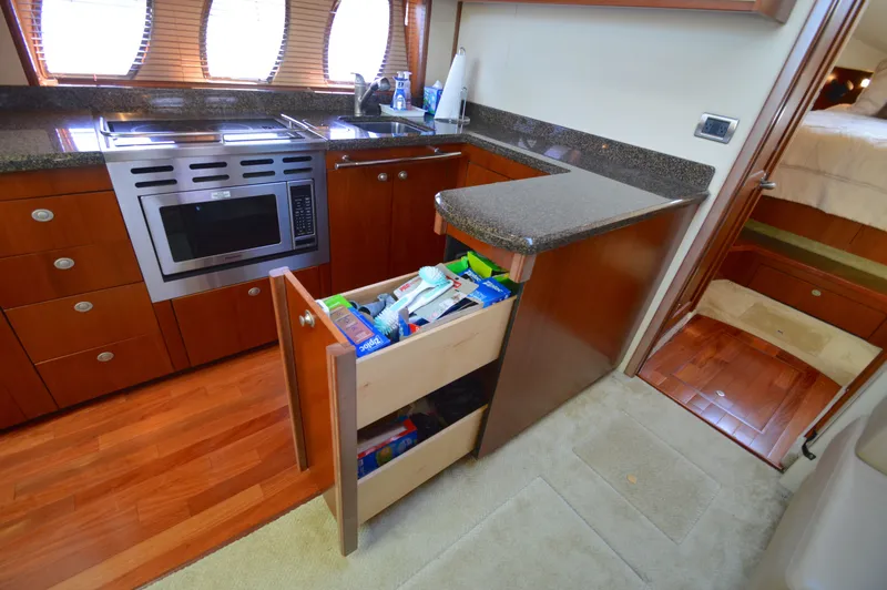 Slide: The Image of Sea Ray 48 Sundancer 2006 - 42