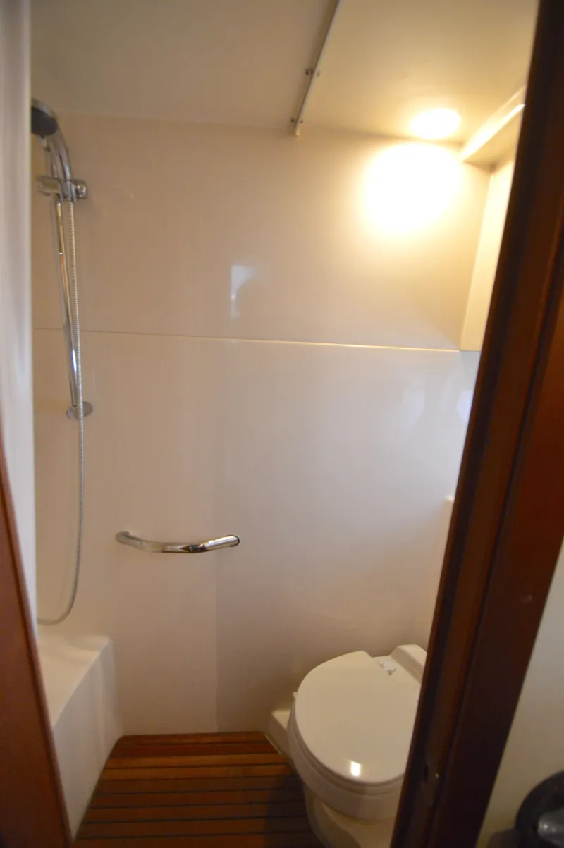 Slide: The Image of Sea Ray 48 Sundancer 2006 - 59