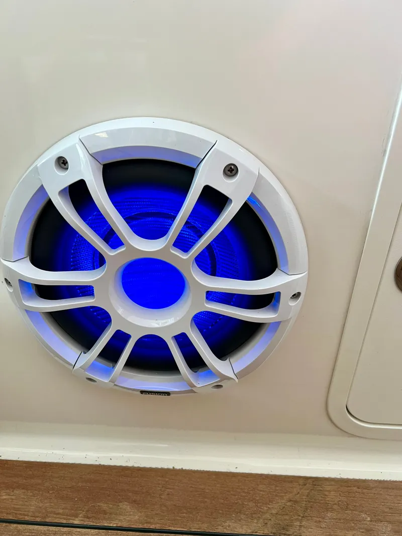 Slide: The Image of Sea Ray 48 Sundancer 2006 - 75