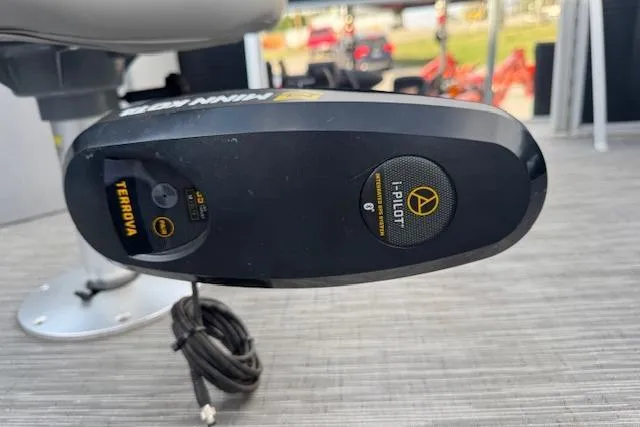 Slide: The Image of Minn Kota Terrova i-Pilot trolling motor on 2022 Bennington S 18 Fishing boat. - 22