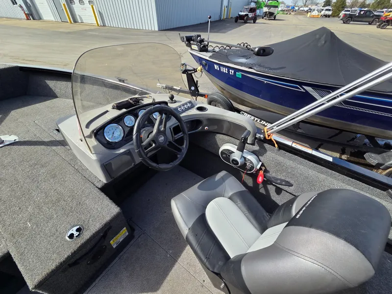 Slide: The Image of Crestliner 1650 Fish Hawk SC 2020 - 16