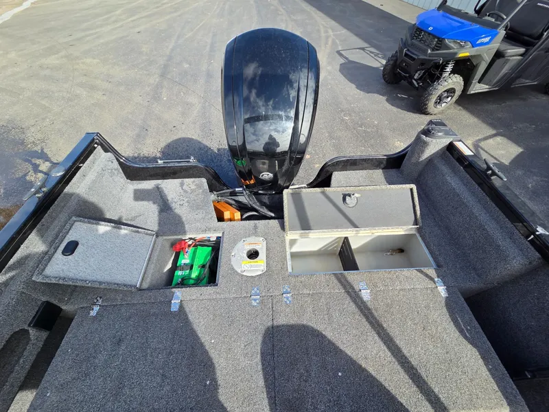 Slide: The Image of Crestliner 1650 Fish Hawk SC 2020 - 18