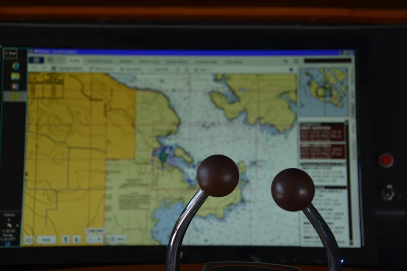 Slide: The Image of Navigation system on 1994 Bayliner 4788 Pilot House Motoryacht with map display. - 13