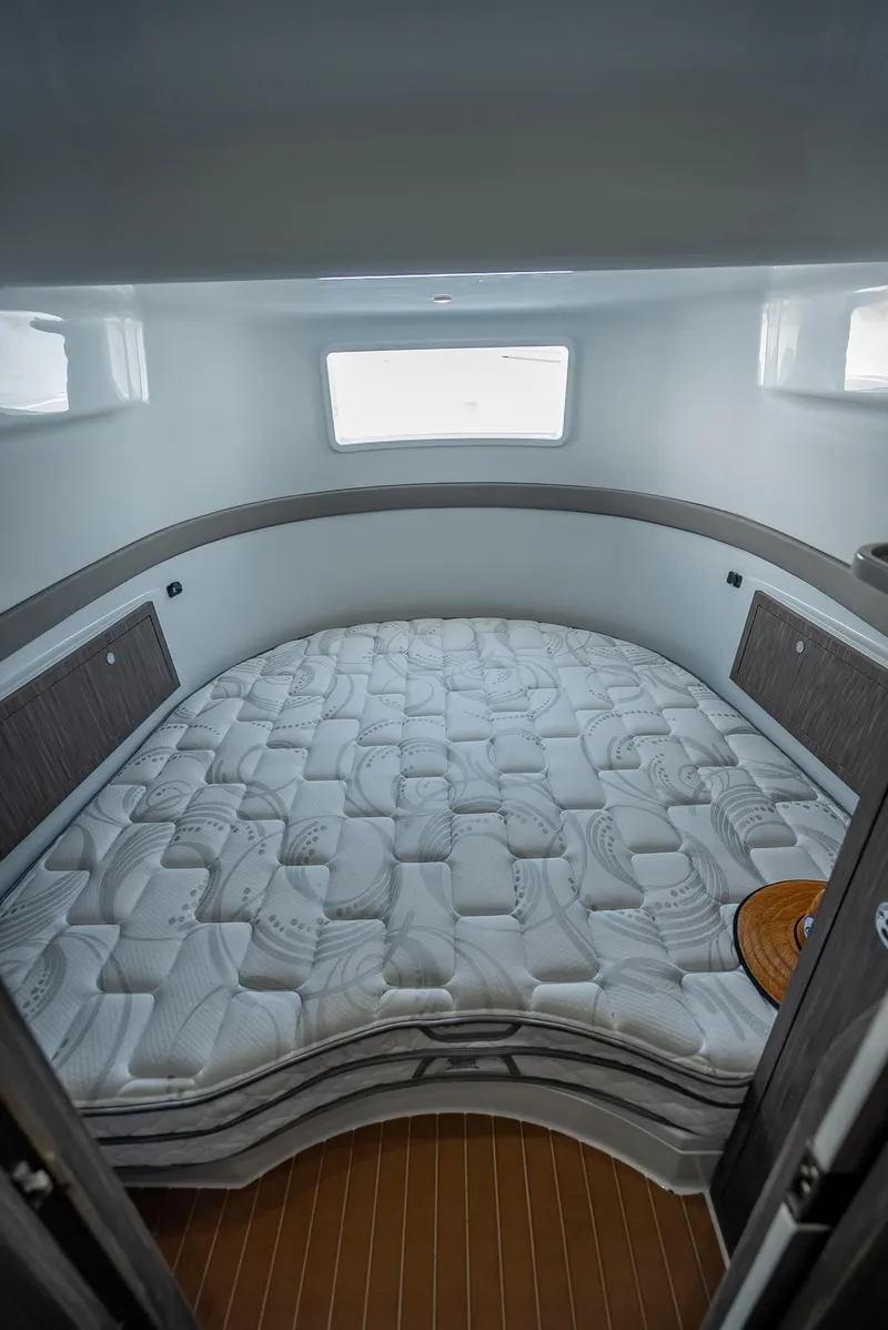 Slide: The Image of Yellowfin 54 Offshore 2023 - 103