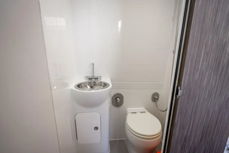 Slide: The Image of Yellowfin 54 Offshore 2023 - 109