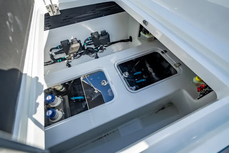 Slide: The Image of Yellowfin 54 Offshore 2023 - 111