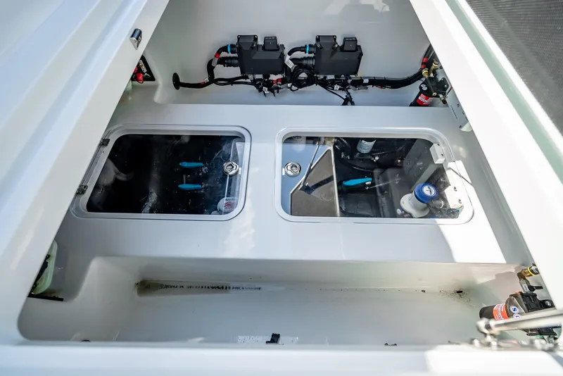 Slide: The Image of Yellowfin 54 Offshore 2023 - 112