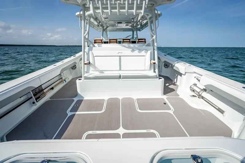 Slide: The Image of Yellowfin 54 Offshore 2023 - 55