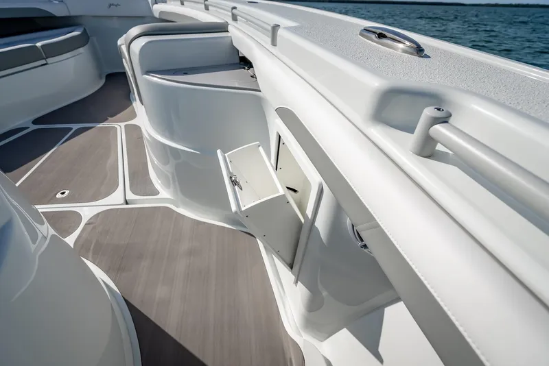 Slide: The Image of Yellowfin 54 Offshore 2023 - 73